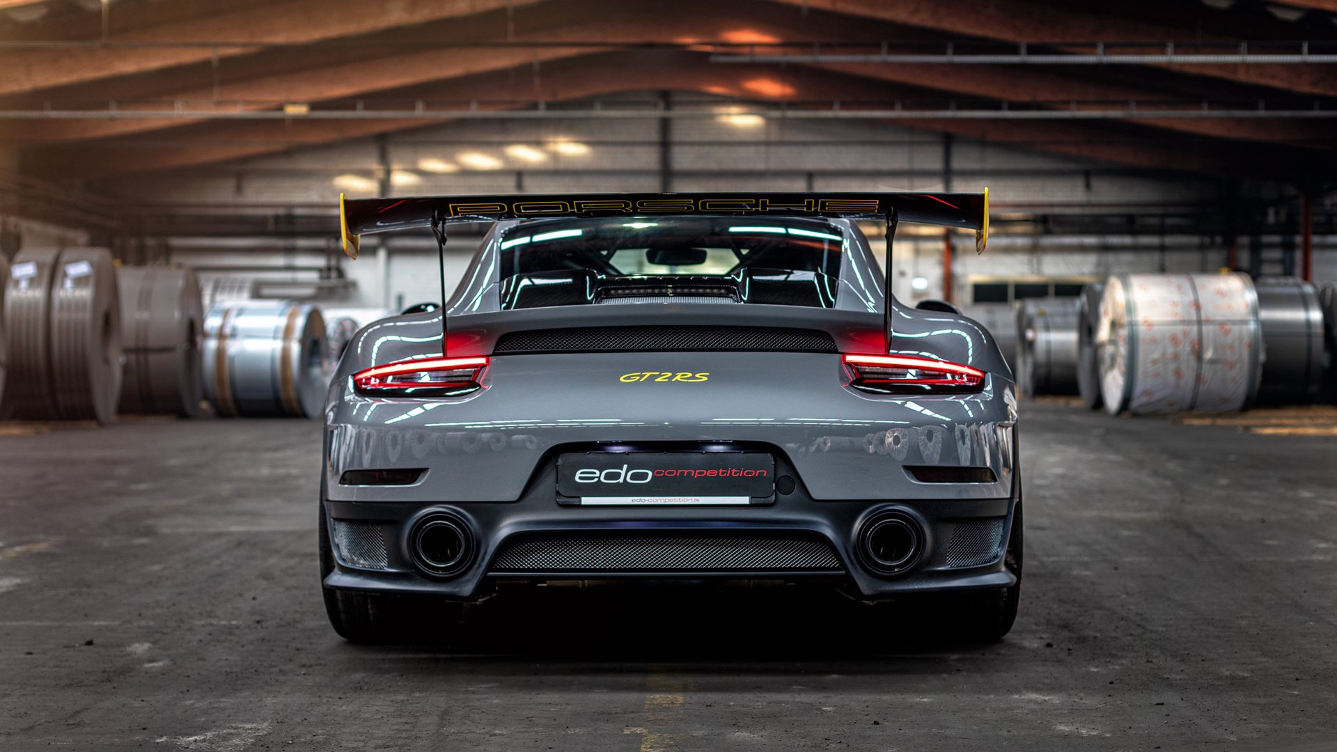 纪念特殊赛事:成立纪念馆或展览,纪念品大赛