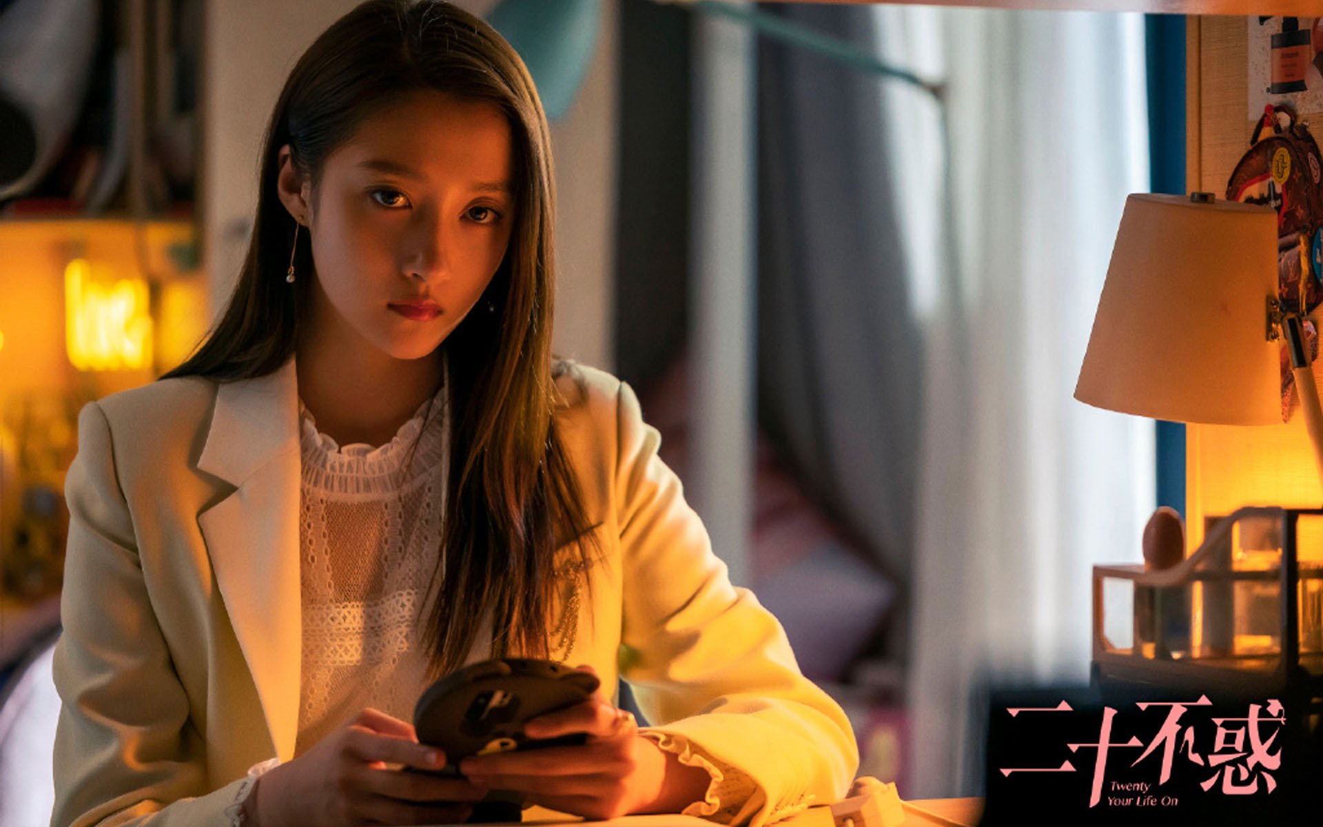 高原空中飞人表演,飞跃云端的运动奇观,空中飞人项目视频